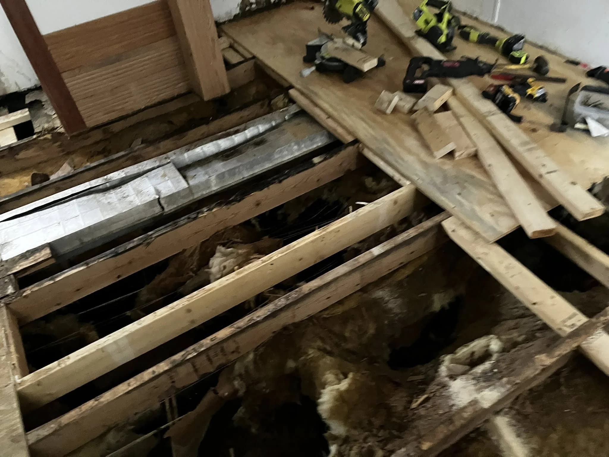 Plank floor grain detail